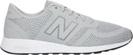 New Balance: Серые кроссовки 