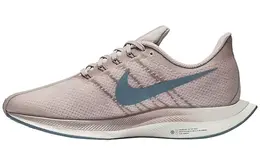 Nike: Кроссовки 
