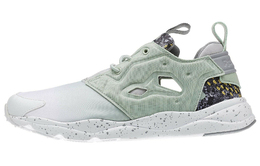 Reebok: Кроссовки 