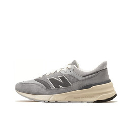 New Balance: Серые кроссовки 