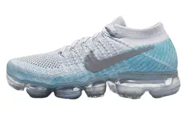 Nike: Серые кроссовки 