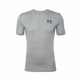 Under Armour: Спортивная футболка 