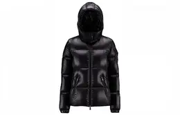 Moncler: Чёрный пуховик 