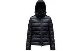 Moncler: Чёрный пуховик 