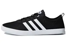 Adidas: Чёрные кроссовки 