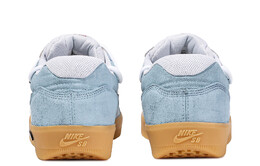 Nike: Светлые кроссовки 