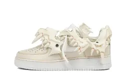 Nike: Белые кроссовки  Air Force 1