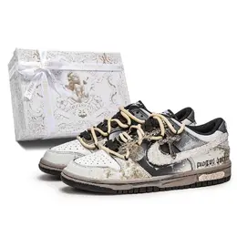Nike: Серые кроссовки  Dunk