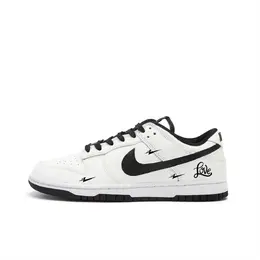 Nike: Белые кроссовки  Dunk