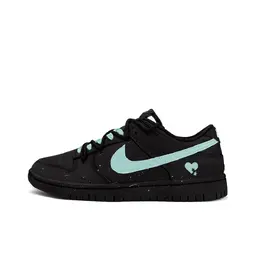 Nike: Чёрные кроссовки  Dunk