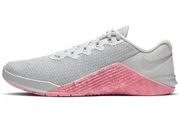 Nike: Серые кроссовки 