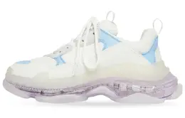 Balenciaga: Светлые кроссовки  Triple S Clear Sole