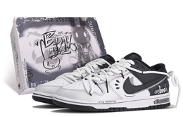 Nike: Серебристые кроссовки  Dunk