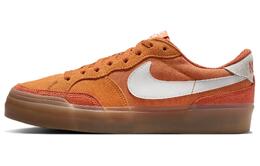 Nike: Оранжевые кроссовки 