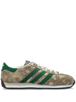 adidas: Коричневые кроссовки 