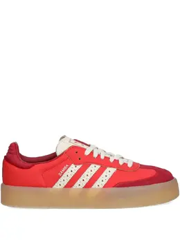 adidas: Красные кроссовки 