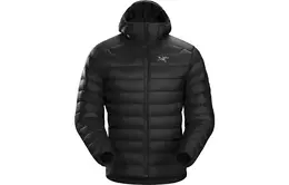 Arcteryx: Чёрный пуховик 