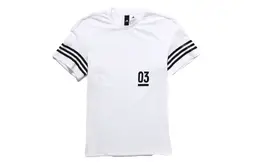 Adidas: Футболка 