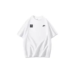Nike: Белая футболка 