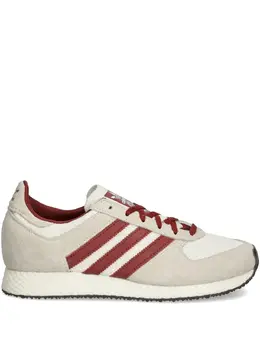 adidas: Светлые кроссовки 