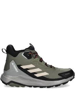 adidas: Зелёные кроссовки  Terrex