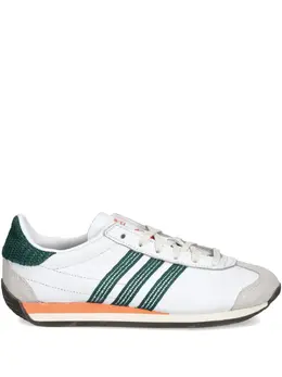 adidas: Белые кроссовки 