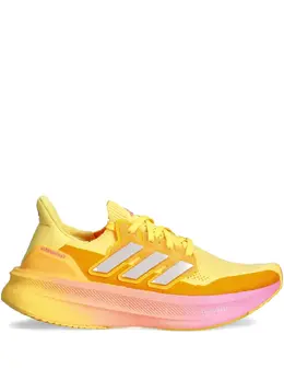 adidas: Светлые кроссовки  UltraBoost