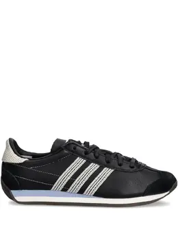 adidas: Чёрные кроссовки 