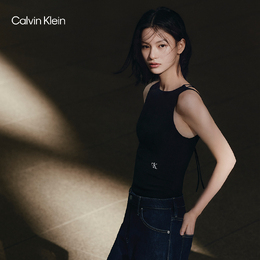 Calvin Klein: Чёрный свитер 