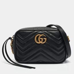 Gucci: Чёрная сумка  GG Marmont