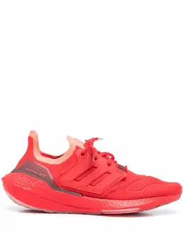 adidas: Красные кроссовки  UltraBoost