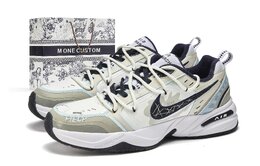 Nike: Белые кроссовки  Air Monarch