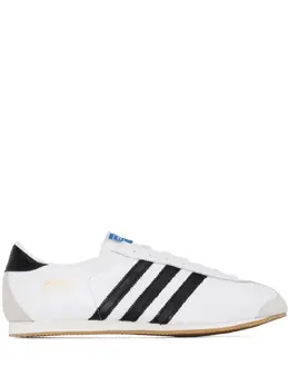 Adidas: Белые кроссовки  Training