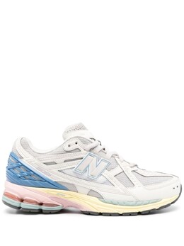 New Balance: Серые кроссовки 