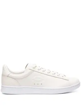 Lacoste: Белые кроссовки 
