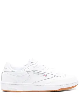 Reebok: Белые кроссовки  Club C 85