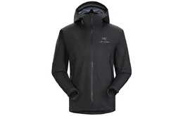 Arcteryx: Зелёная куртка 