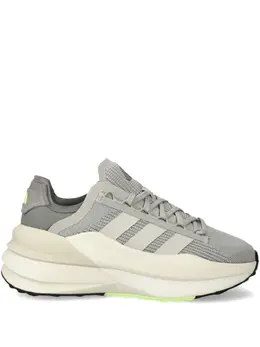 adidas: Светлые кроссовки 
