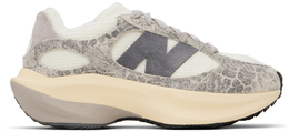 New Balance: Серые кроссовки 