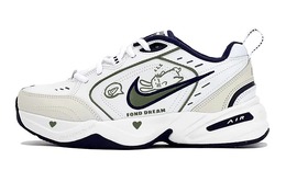 Nike: Белые кроссовки  Air Monarch