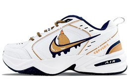 Nike: Белые кроссовки  Air Monarch