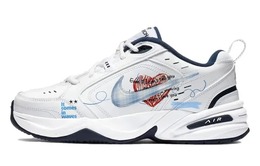 Nike: Белые кроссовки  Air Monarch