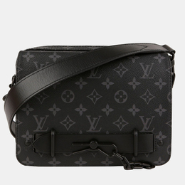 Louis Vuitton: Чёрная сумка 