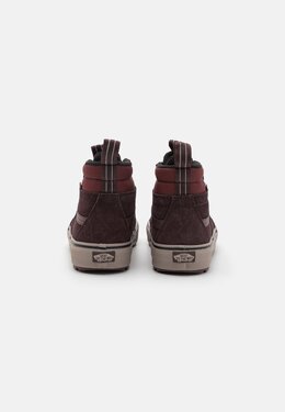 Vans: Тёмные кроссовки  Sk8-Hi