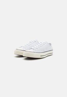 Converse: Белые кроссовки  Chuck 70