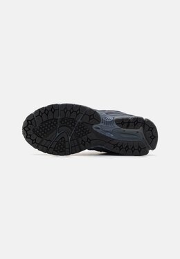 New Balance: Светлые кроссовки 