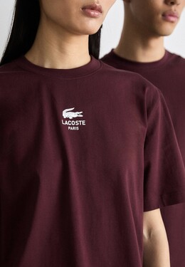 Lacoste: Бордовая футболка 