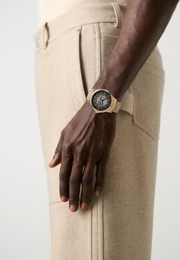 Armani Exchange: Часы 