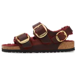 Birkenstock: Красные сандалии 