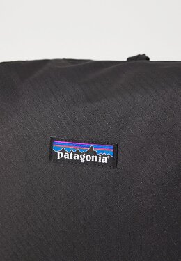 Patagonia: Чёрная спортивная сумка 